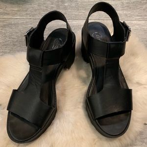 Women’s CANDIE’S T-Strap Platform Sandal